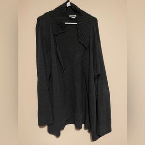 Black open face sweater, slight collar